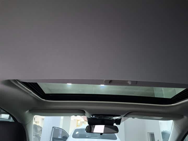 Фото 18 - Toyota Camry