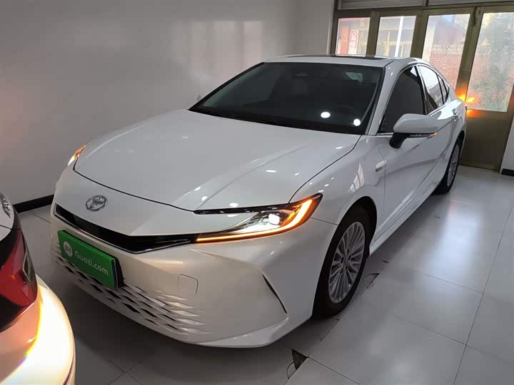 Фото 3 - Toyota Camry