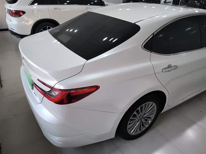 Фото 7 - Toyota Camry