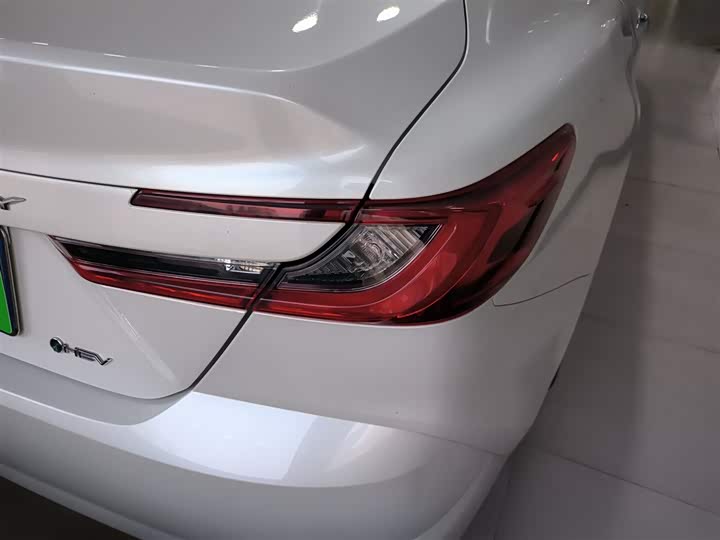 Фото 8 - Toyota Camry