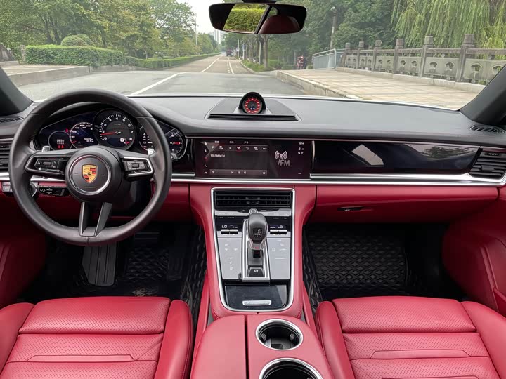 Фото 13 - Porsche Panamera