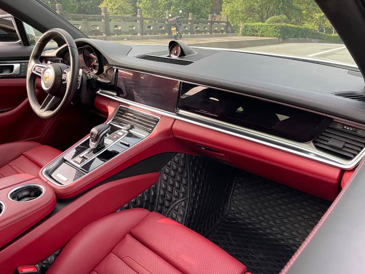 Фото 15 - Porsche Panamera
