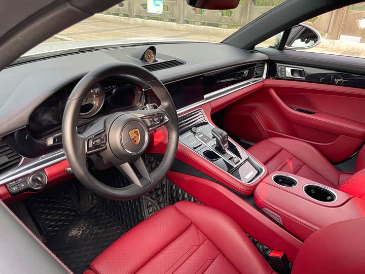 Фото 19 - Porsche Panamera