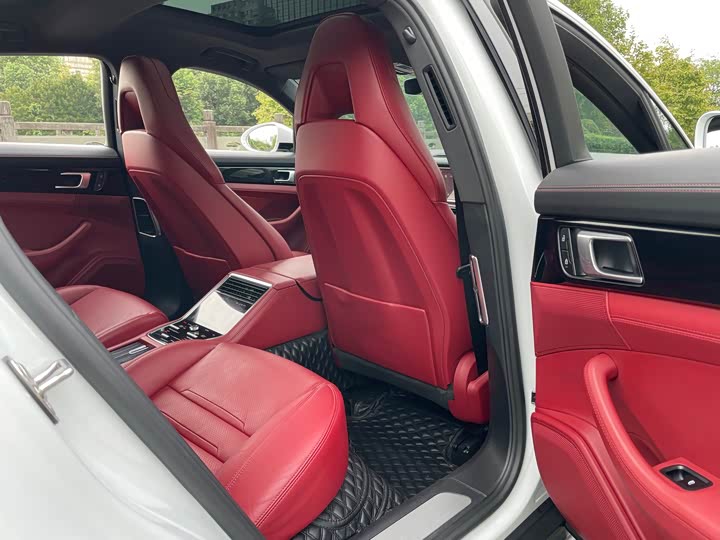 Фото 21 - Porsche Panamera