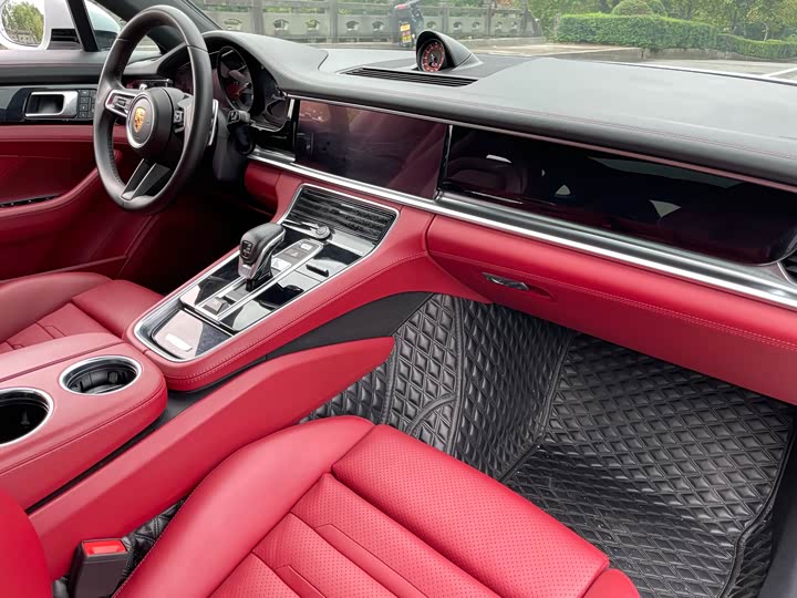 Фото 22 - Porsche Panamera