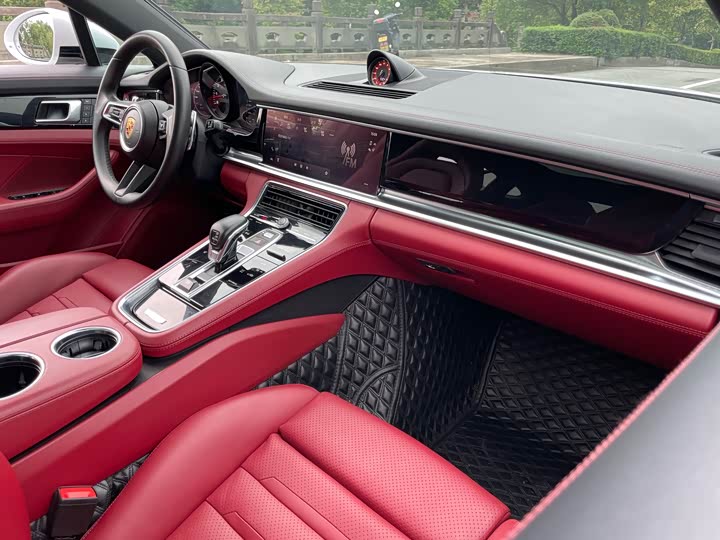 Фото 7 - Porsche Panamera