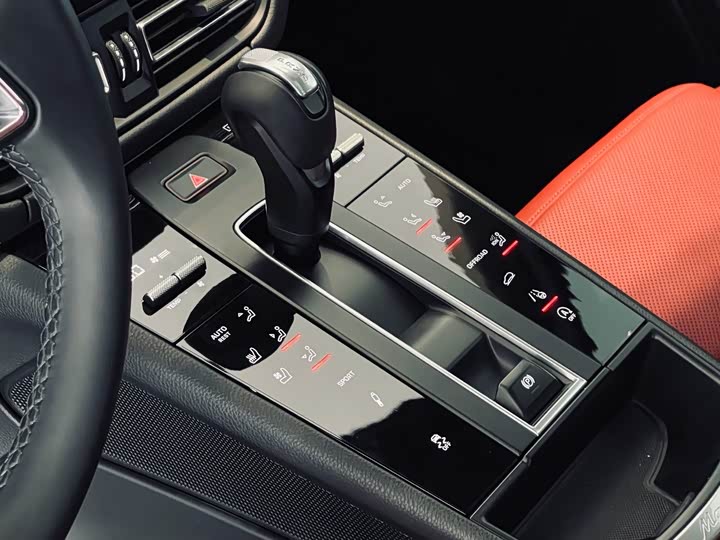 Фото 10 - Porsche Macan