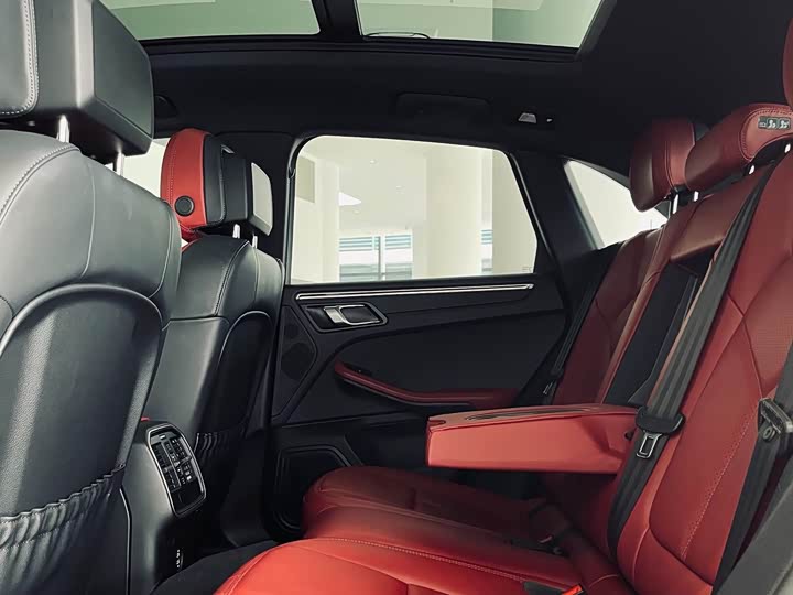 Фото 11 - Porsche Macan