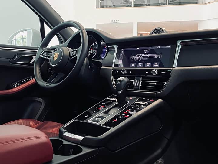 Фото 8 - Porsche Macan