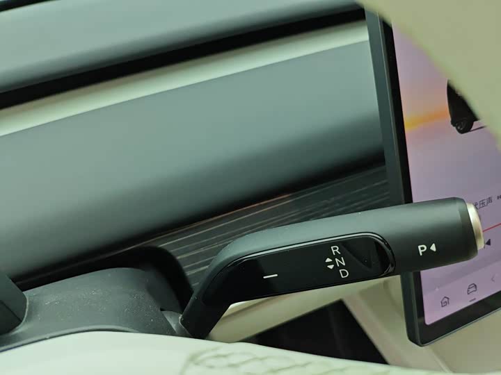 Фото 20 - Nio Onvo L60