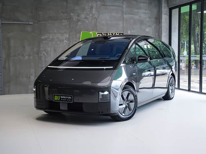 Фото 1 - LiXiang Mega