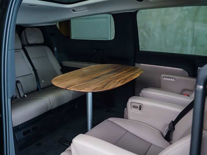 Фото 11 - LiXiang Mega