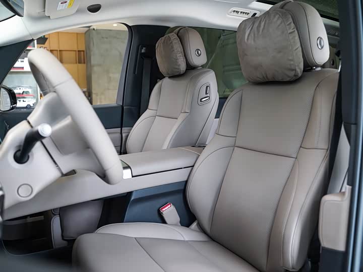 Фото 8 - LiXiang Mega