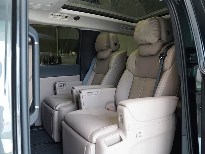 Фото 9 - LiXiang Mega