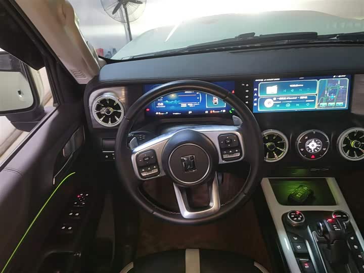 Фото 3 - Tank 300