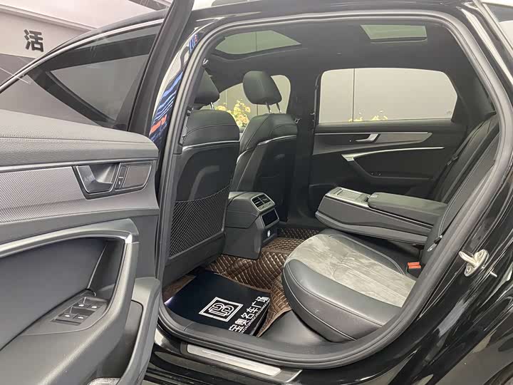 Фото 11 - Audi A6L