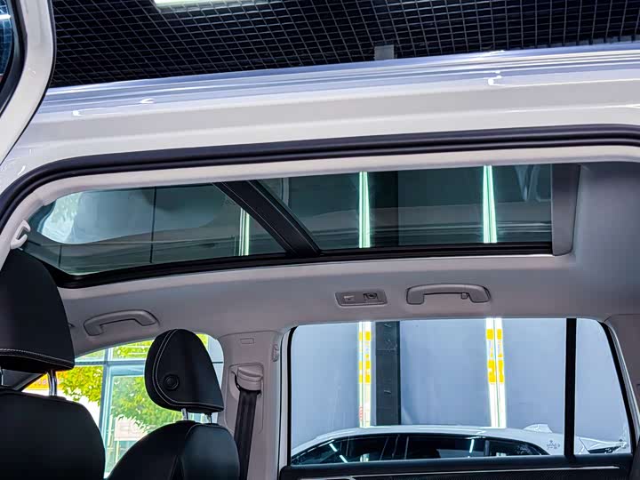 Фото 13 - Volkswagen Tiguan L Pro