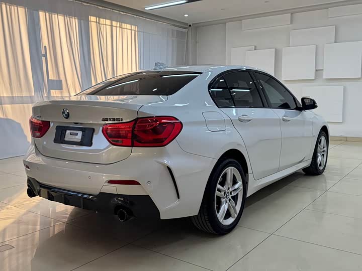 Фото 10 - BMW 1 Series