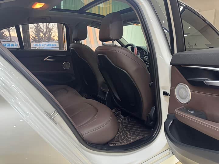 Фото 13 - BMW 1 Series