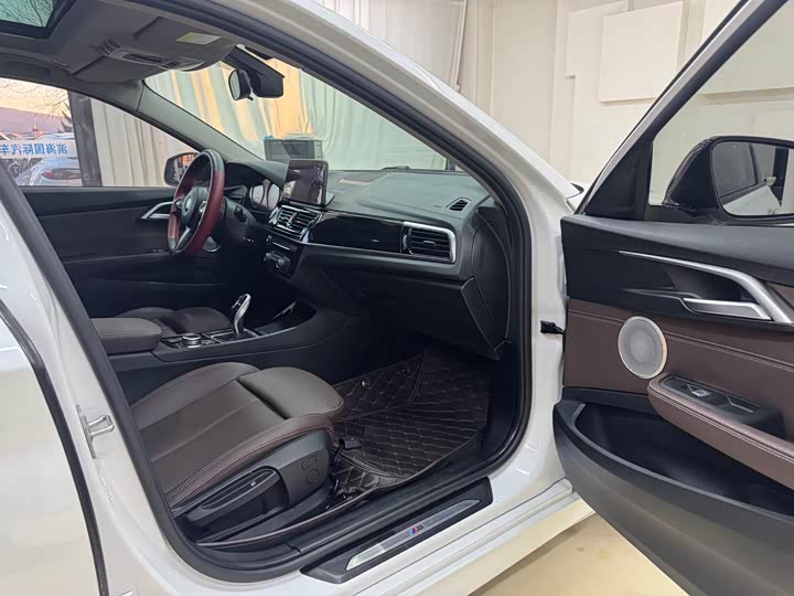 Фото 14 - BMW 1 Series