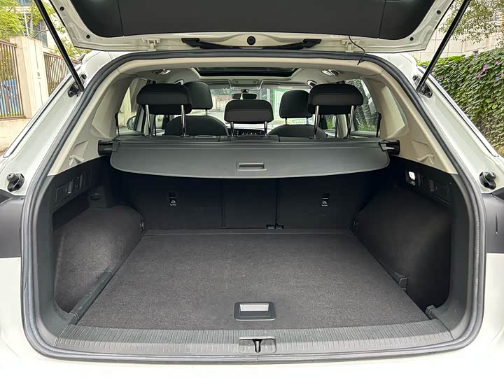 Фото 14 - Volkswagen Tayron