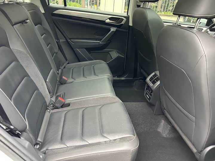 Фото 25 - Volkswagen Tayron