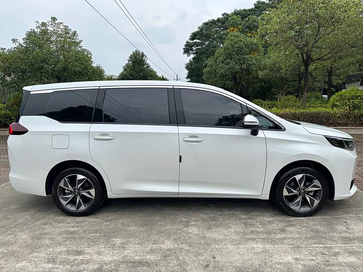 Фото 16 - GAC Trumpchi M6