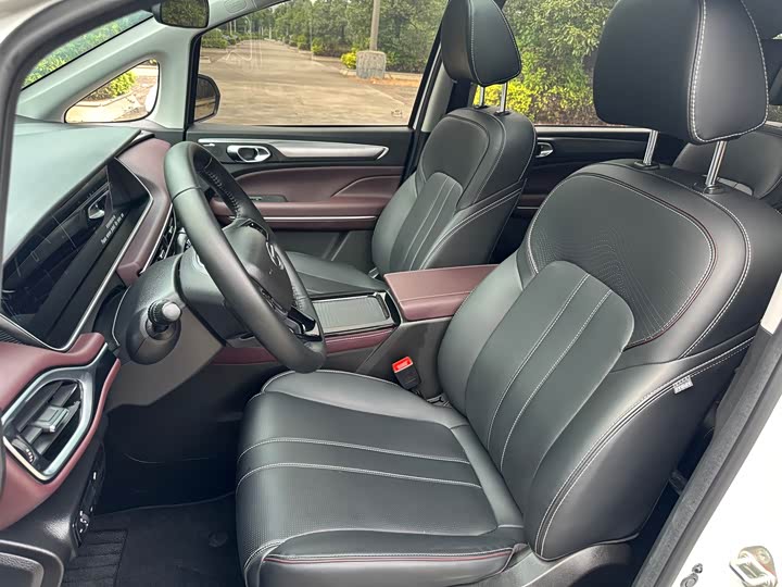 Фото 19 - GAC Trumpchi M6