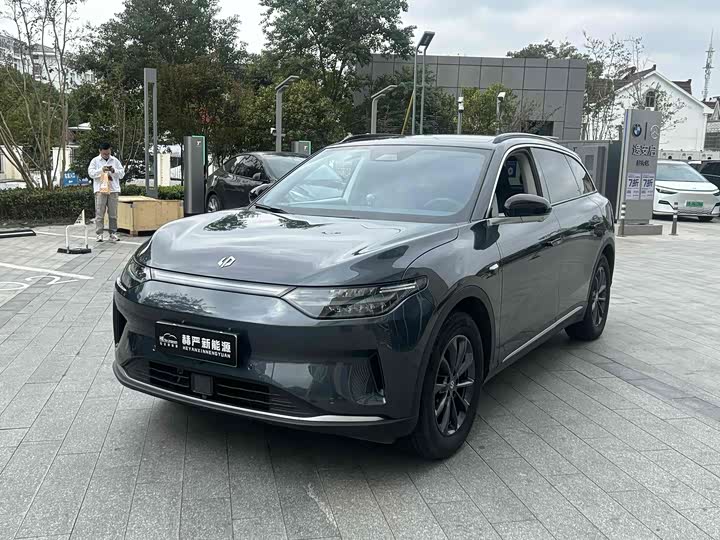 Фото 1 - Leapmotor C11