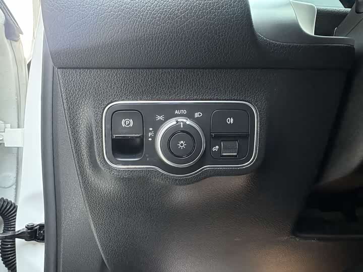 Фото 14 - Mercedes-Benz GLB-Class