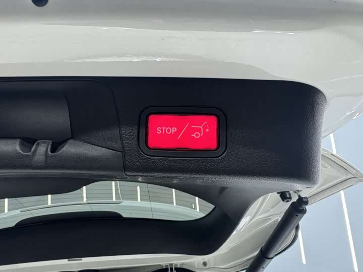 Фото 17 - Mercedes-Benz GLB-Class