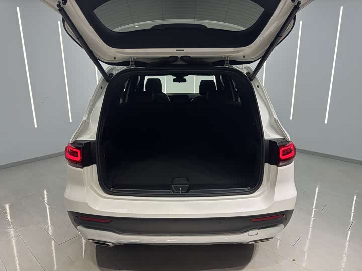 Фото 18 - Mercedes-Benz GLB-Class