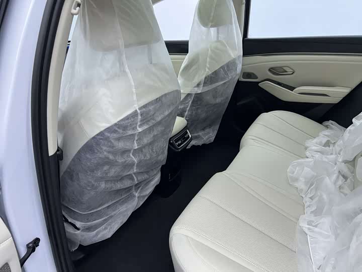 Фото 14 - BYD Qin L