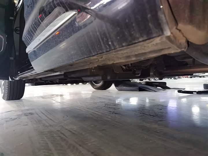 Фото 22 - Hongqi HS3