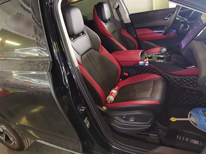 Фото 25 - Hongqi HS3