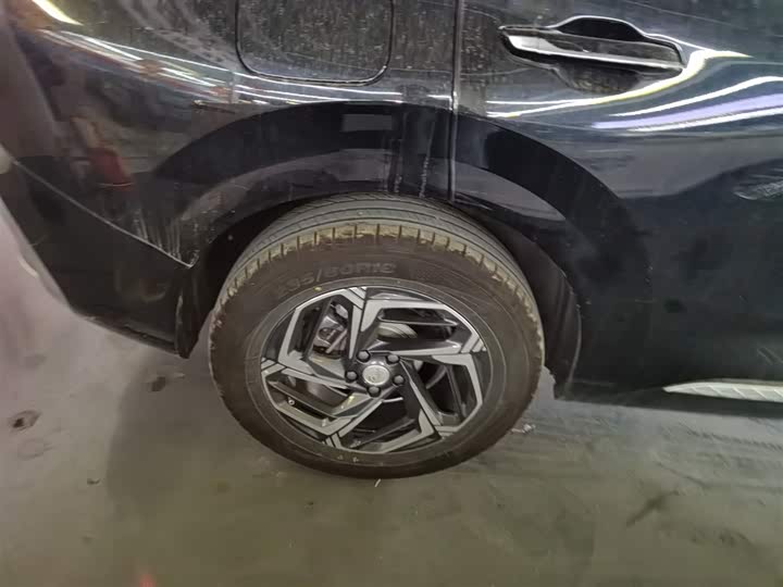 Фото 26 - Hongqi HS3