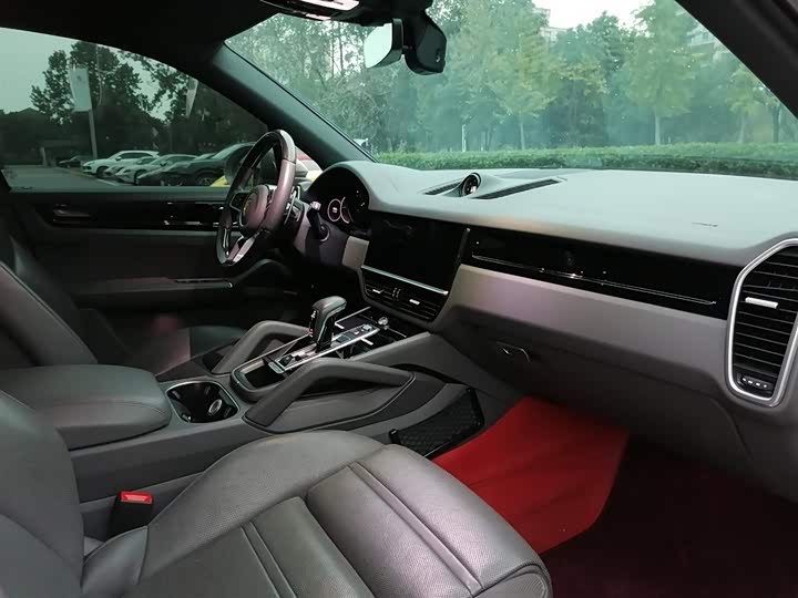 Фото 18 - Porsche Cayenne