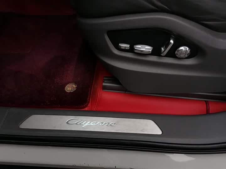 Фото 2 - Porsche Cayenne