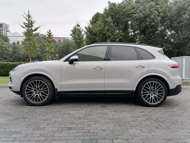 Фото 8 - Porsche Cayenne