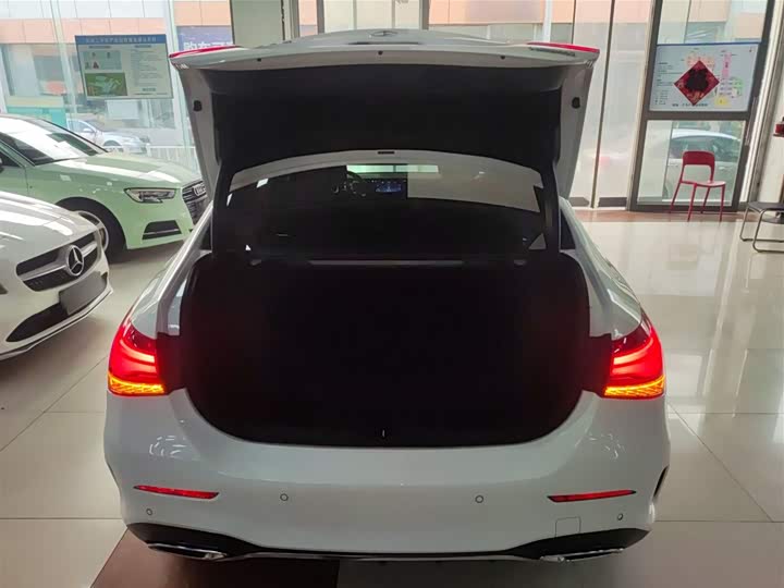 Фото 19 - Mercedes-Benz A-Class