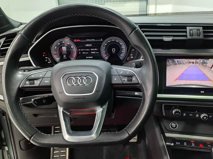 Фото 11 - Audi Q3