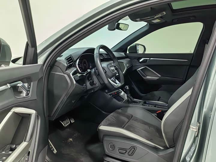 Фото 13 - Audi Q3