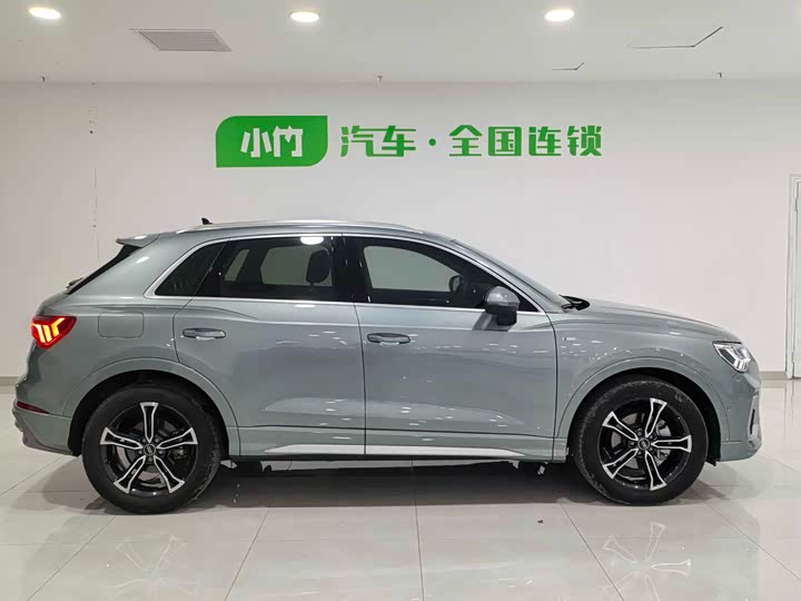 Фото 4 - Audi Q3
