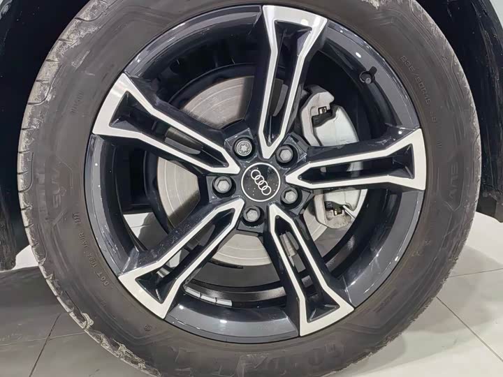 Фото 7 - Audi Q3