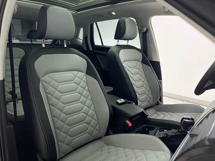 Фото 10 - Volkswagen Tayron