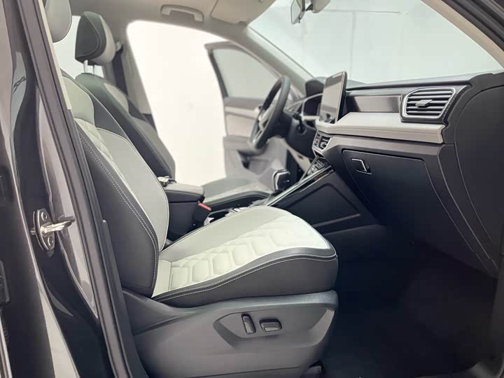 Фото 13 - Volkswagen Tayron