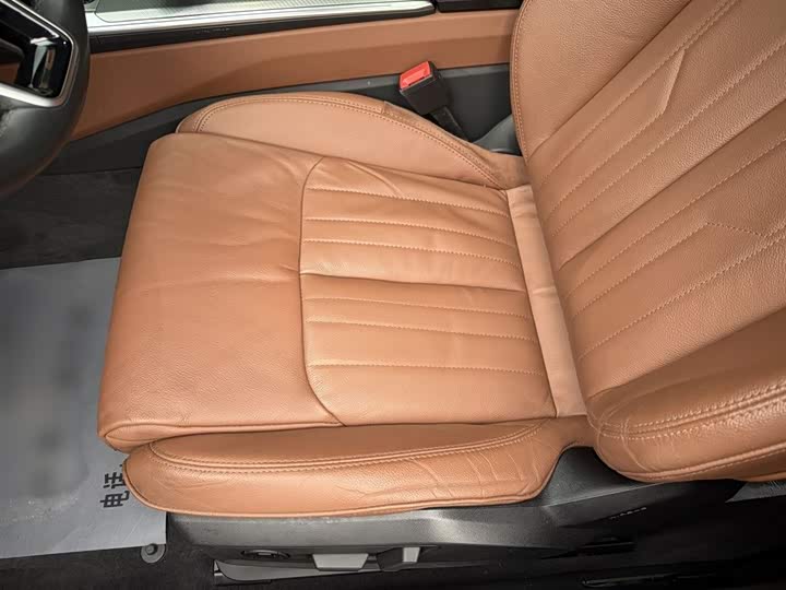 Фото 10 - Audi A6L