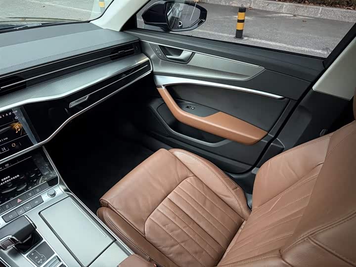 Фото 11 - Audi A6L