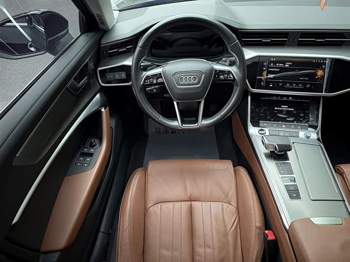 Фото 12 - Audi A6L
