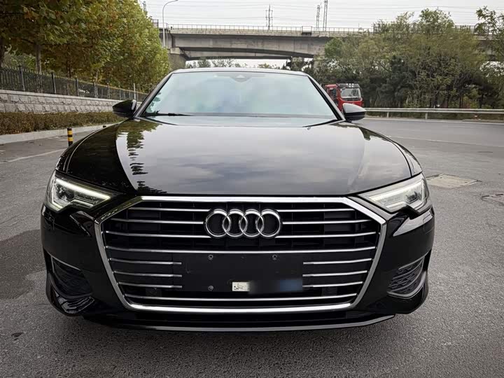Фото 4 - Audi A6L